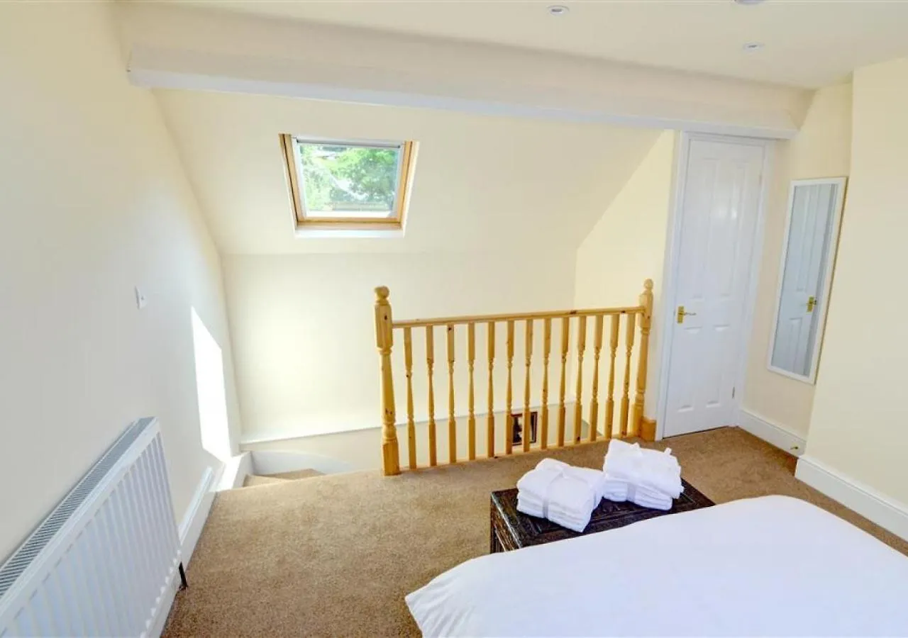 The Secret Garden Villa Whitby Tatil Evi